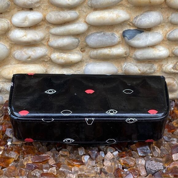 Lulu Guiness Black/Red Sunglasses/Glasses Case w/Cleaning Cloth. EUC! Luxury - Picture 6 of 9